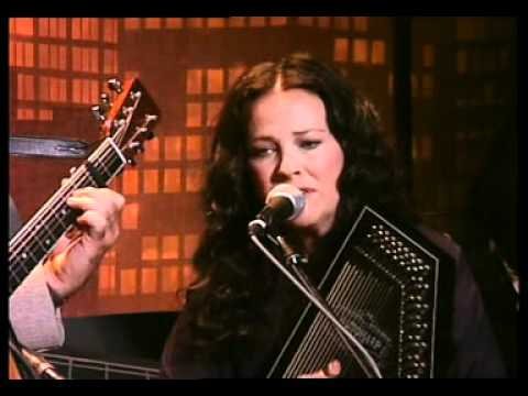 Catherine O'Hara learned to play the autoharp for her role as a has-been Folk performer in Christopher Guest's A Mighty Wind.  For their part, Oscar Schmidt designed a reproduction 'harp that became a popular seller